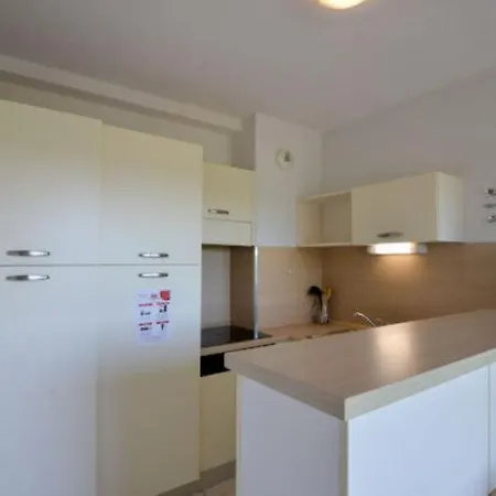 Du Chateau De Jouarres, - 6 Pers With Balcony Apartment